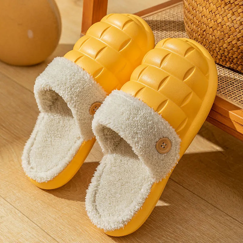 Women's plaid detachable slippers with plush lining and anti-slip sole in multiple colours.