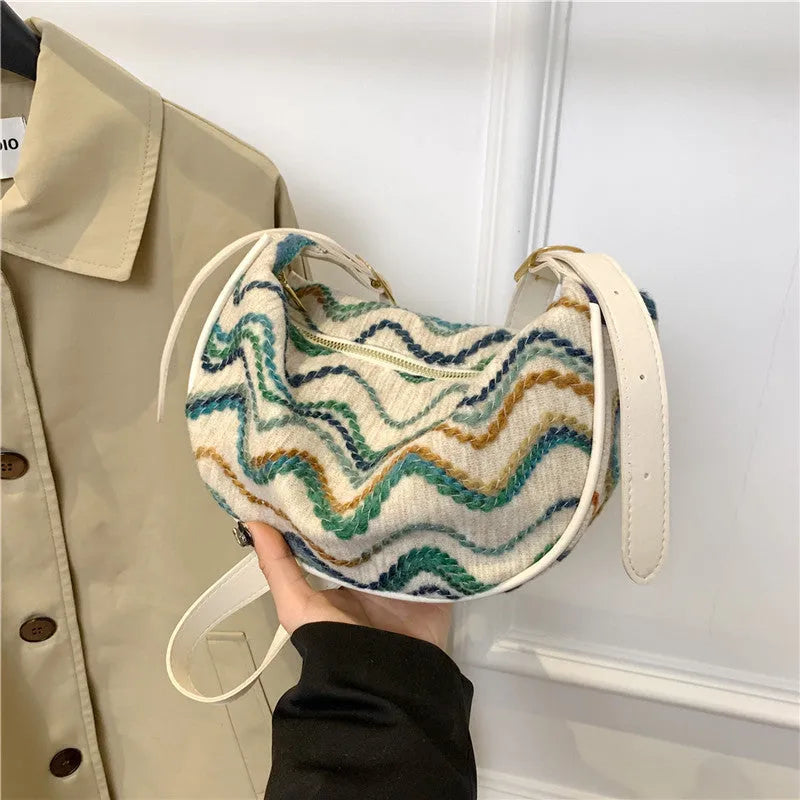 Women's knitted straw woven crossbody bag with internal compartments in corrugated brown colour