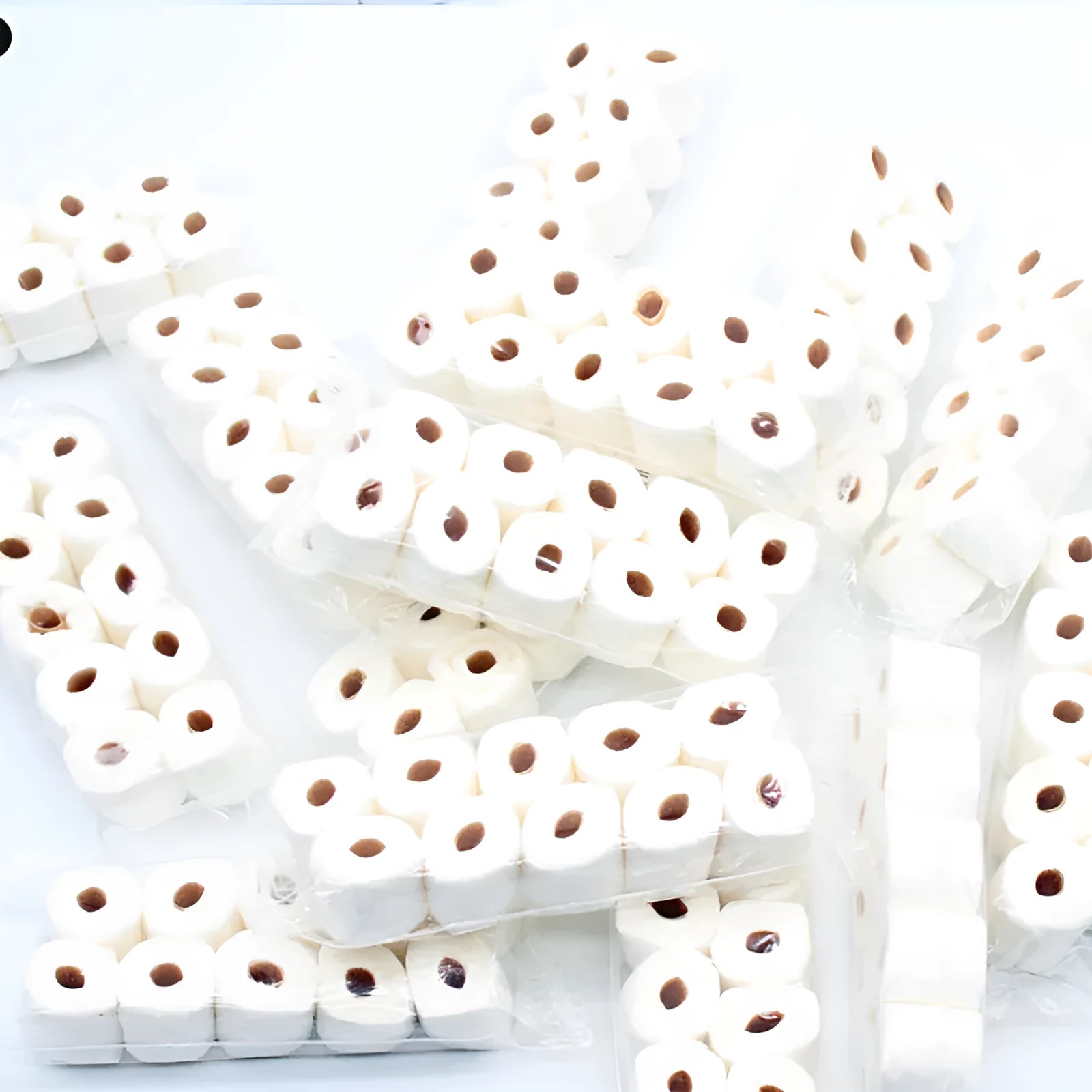 Miniature simulated toilet paper roll model for dollhouse bathroom accessories