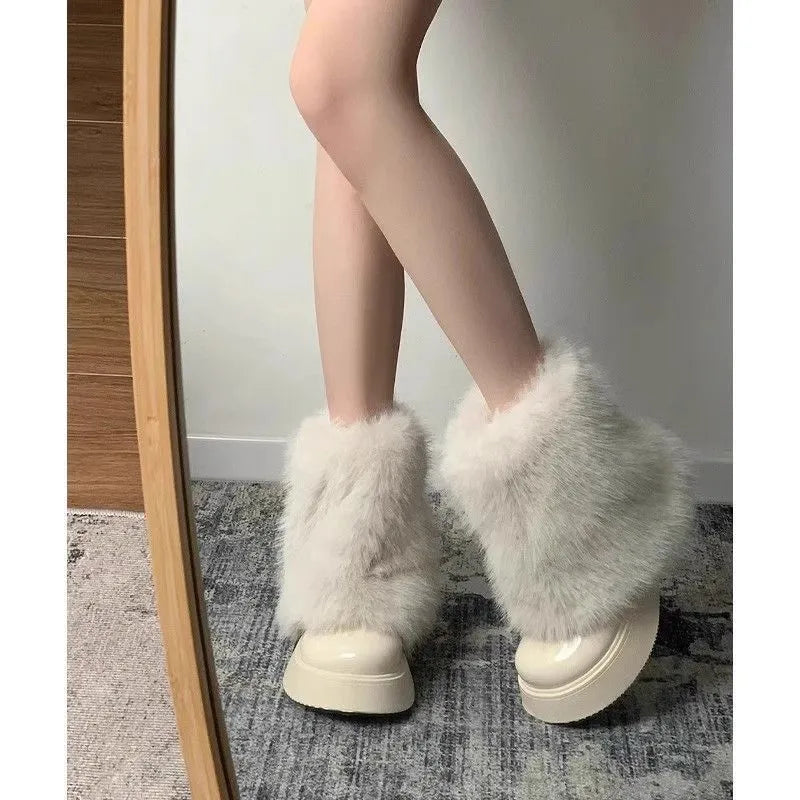 Women's black snow boots with fleece lining and waterproof platform, low-top winter footwear