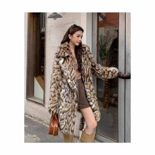 Women's artificial fox fur print coat with fur collar and side pockets in faux fabric