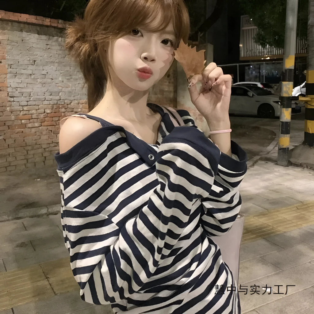 Dark blue oversized women's T-shirt with Korean-style embroidery and stripes on long sleeves