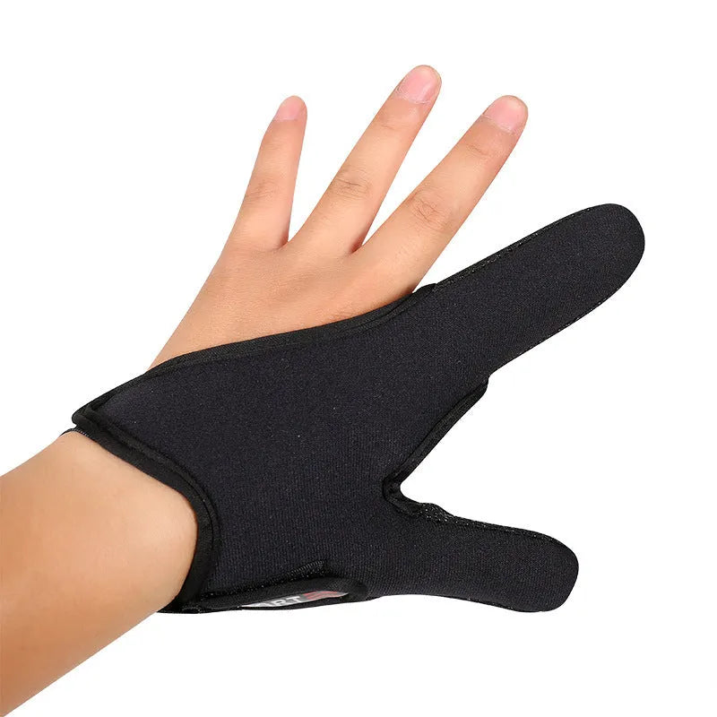 Two finger fishing glove for lure fishing with microfiber palm and diving cloth back in camouflage colour