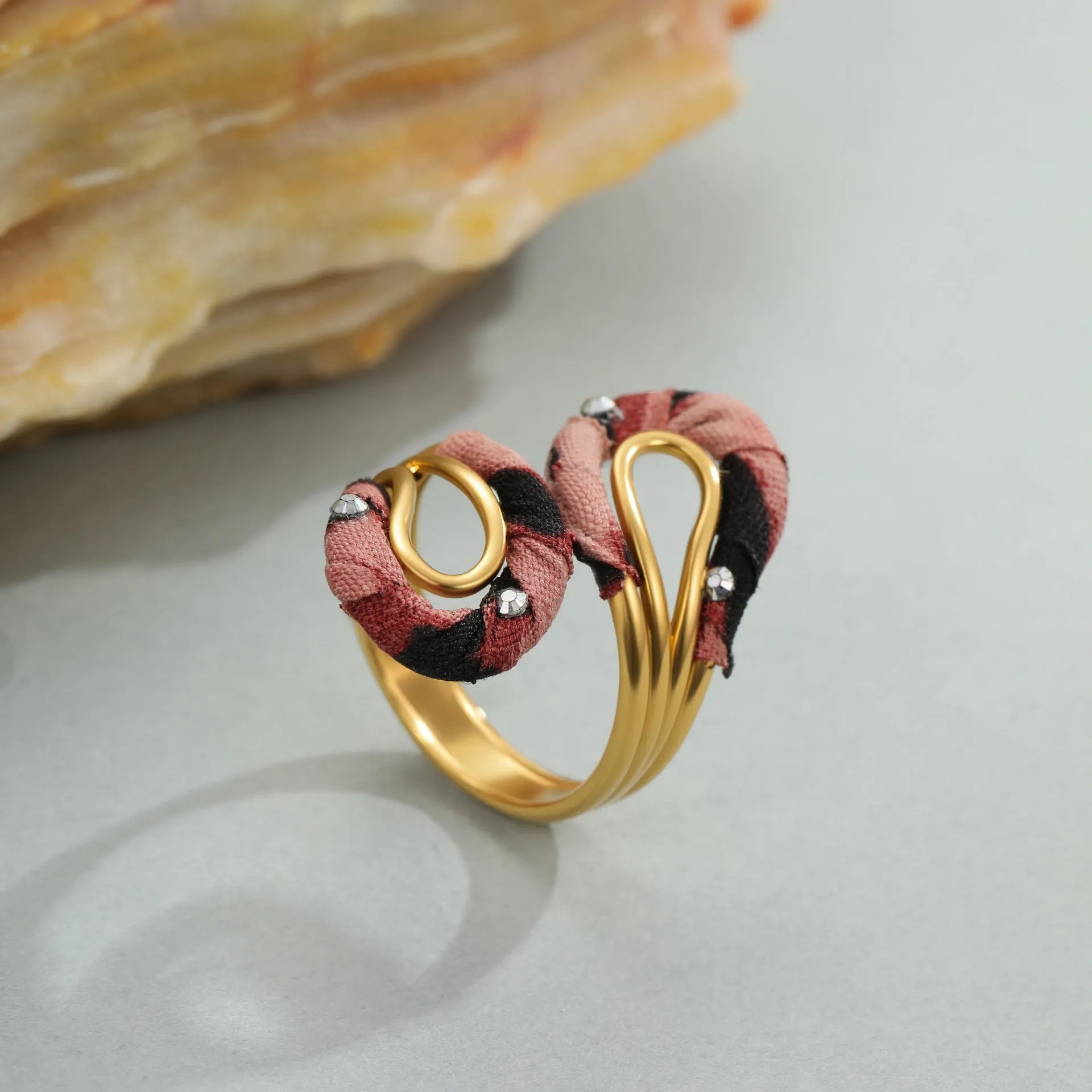 Geometric leopard print open mouth ring in stainless steel with heart shape design