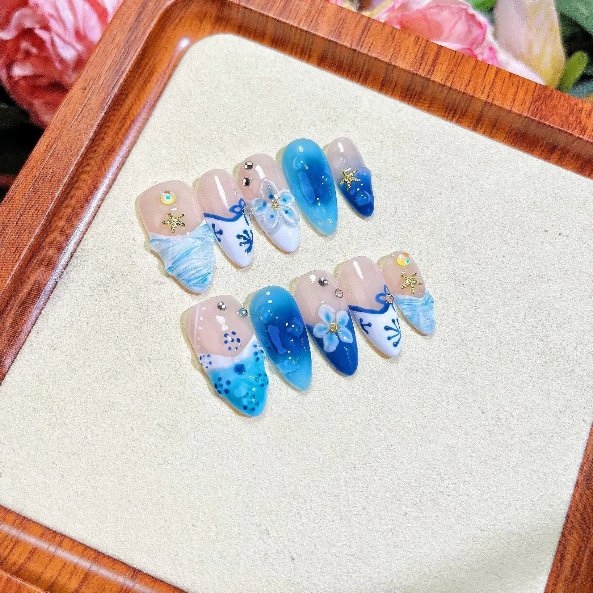 Blue hand-painted carved summer ice transparent plastic fake nails set in sizes XS S M L