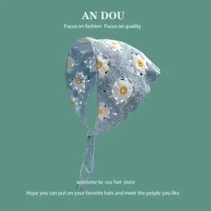 Women's cotton triangular headscarf with floral pattern in retro style for autumn winter wear