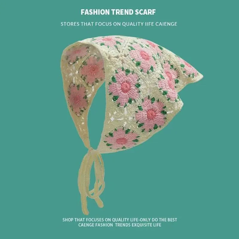 Women's cotton triangular headscarf with floral pattern in retro style for autumn winter wear