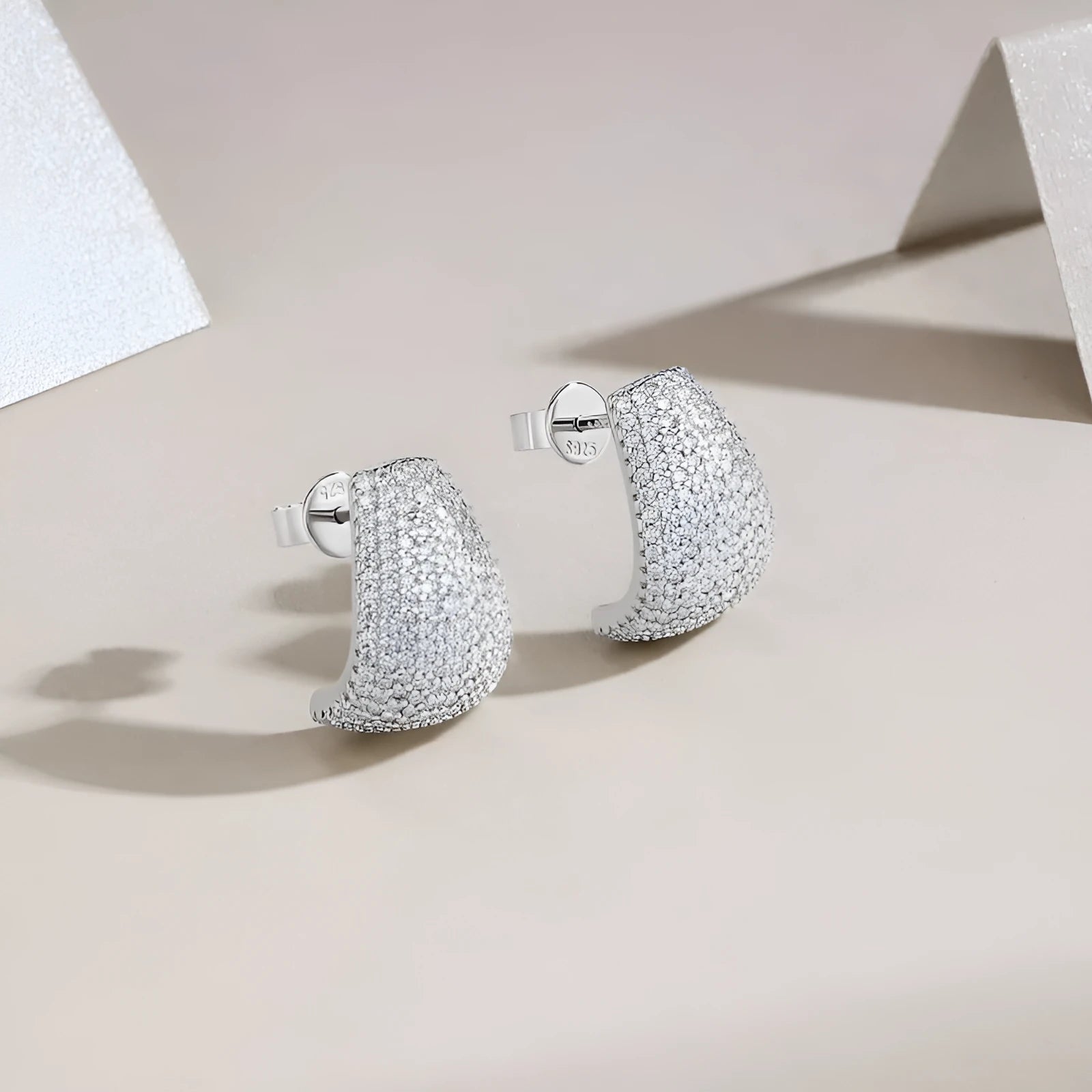Geometric S925 sterling silver earrings with white moissanite stones and alloy earrings pair