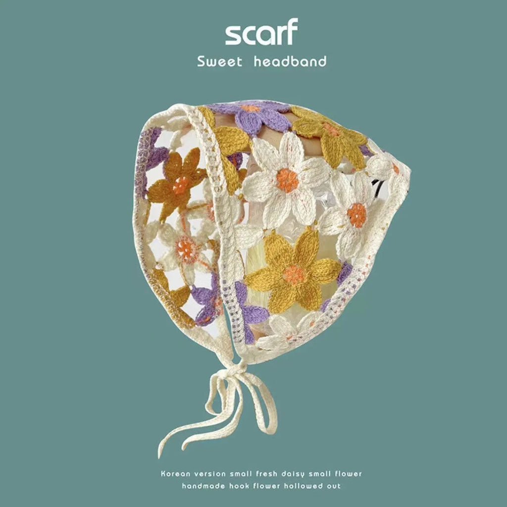 Women's cotton triangular headscarf with floral pattern in retro style for autumn winter wear