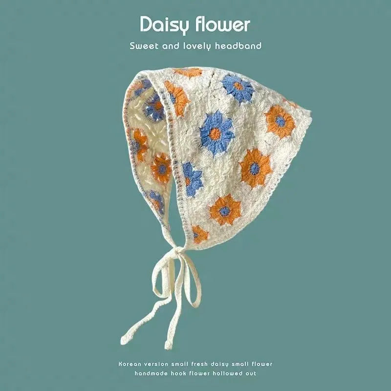 Women's cotton triangular headscarf with floral pattern in retro style for autumn winter wear