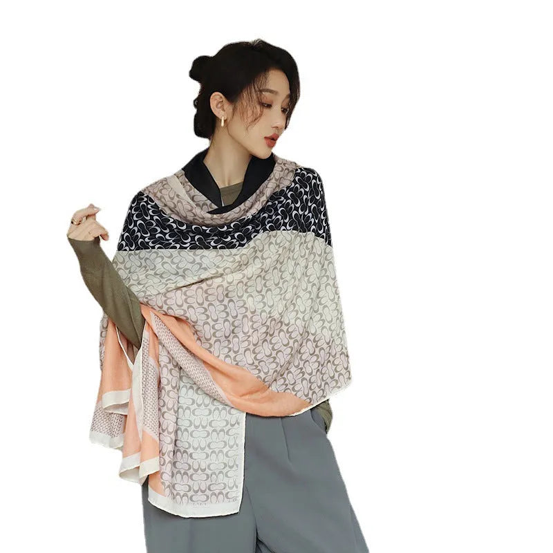 Polyester women's decorative scarf measuring 90x180cm with printed pattern for autumn wear