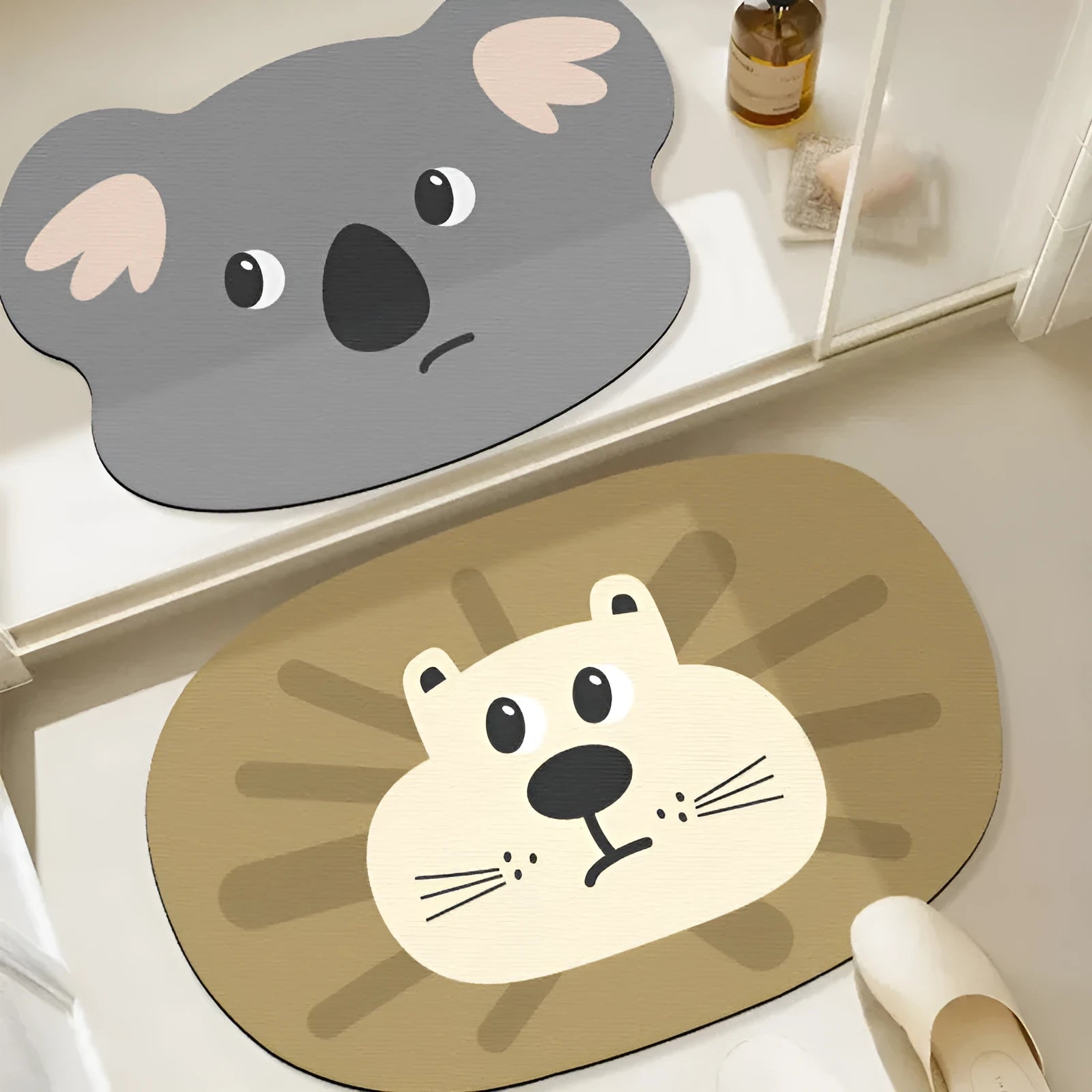 Cartoon animal diatom oil absorbent non-slip bathroom mat in alien shape.