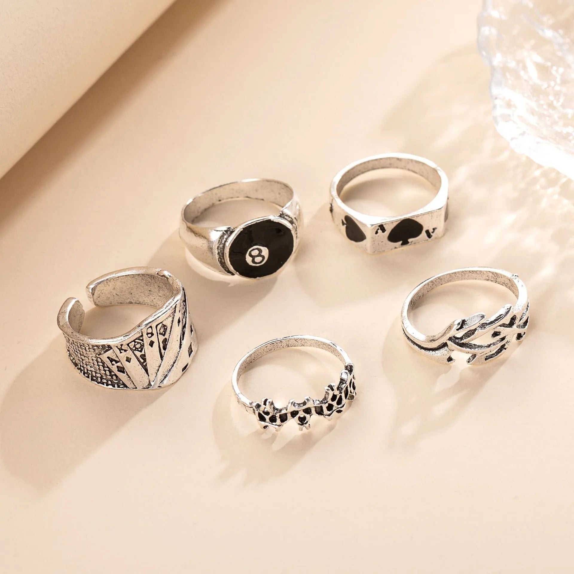 Black alloy poker ring with retro spade card design, women's personality jewellery.