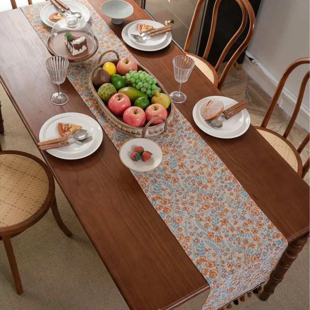 American-style Jacquard woven table runner with long tassels in floral pattern
