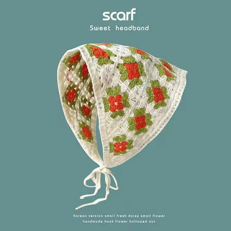 Women's cotton triangular headscarf with floral pattern in retro style for autumn winter wear