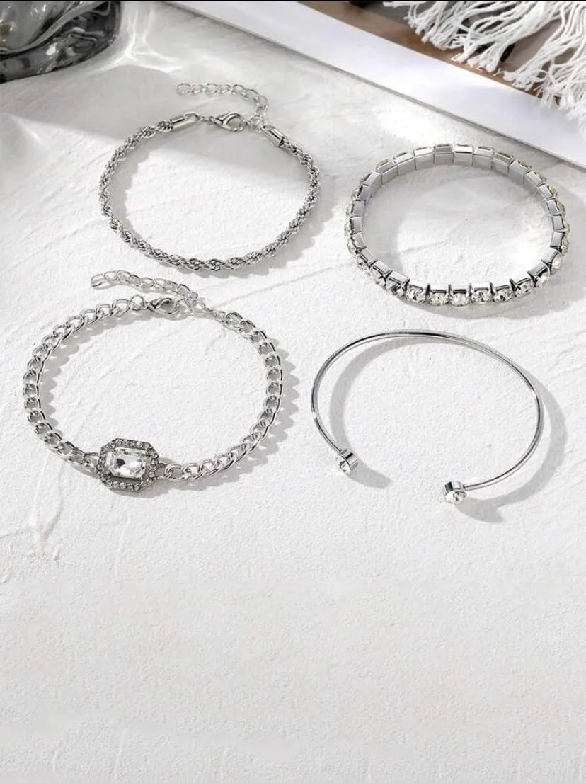 Women's geometric retro alloy bracelet set of four pieces with square diamond designs
