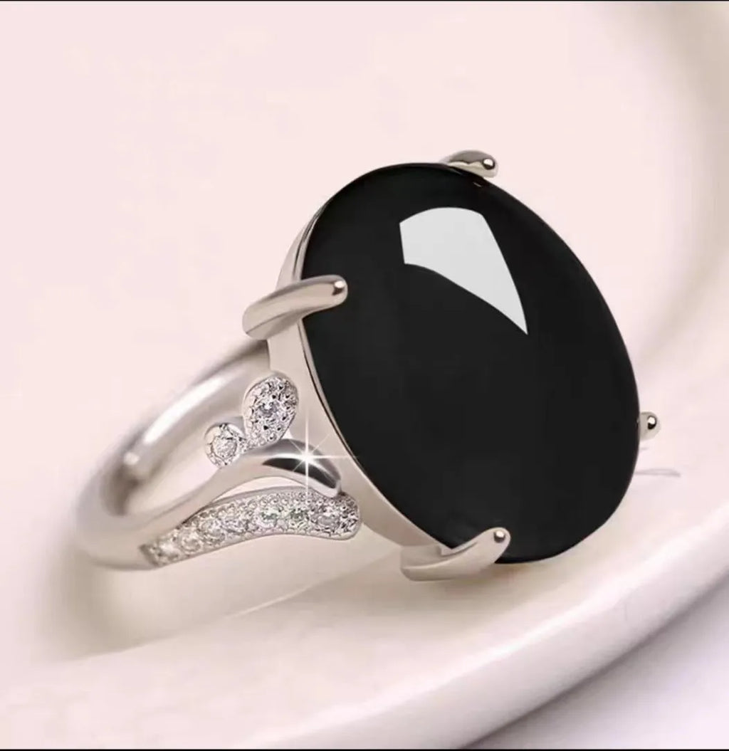 Adjustable geometric alloy ring with a natural sapphire-like stone in ethnic style