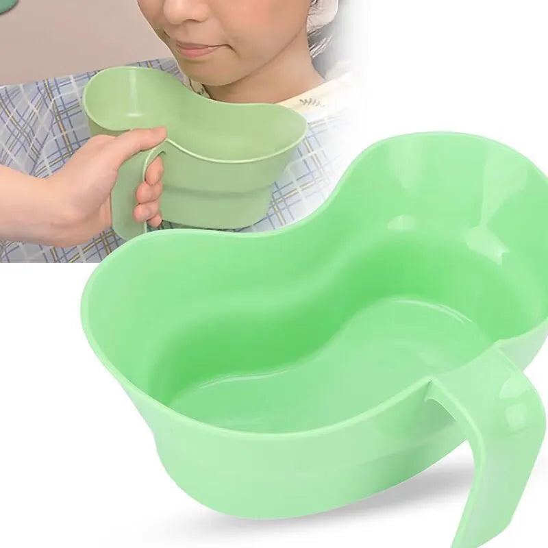 Green plastic gargle cup for elderly bedridden patient nursing care