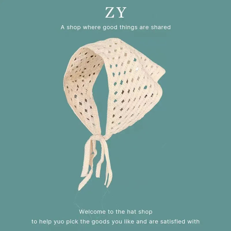 Women's cotton triangular headscarf with floral pattern in retro style for autumn winter wear