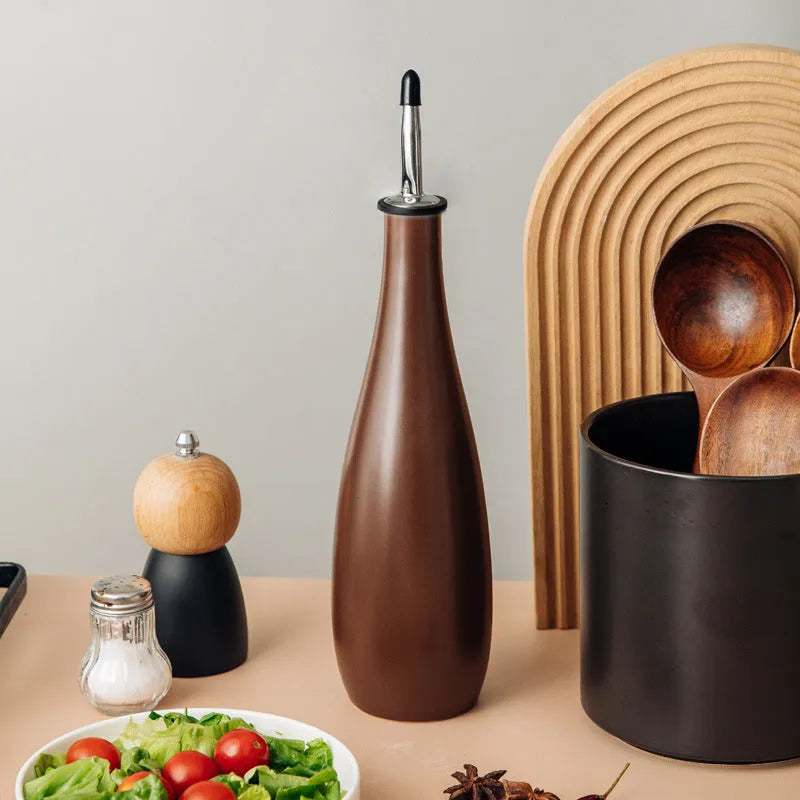 Ceramic oil pot with funnel and brush in 650ml capacity for kitchen oil storage