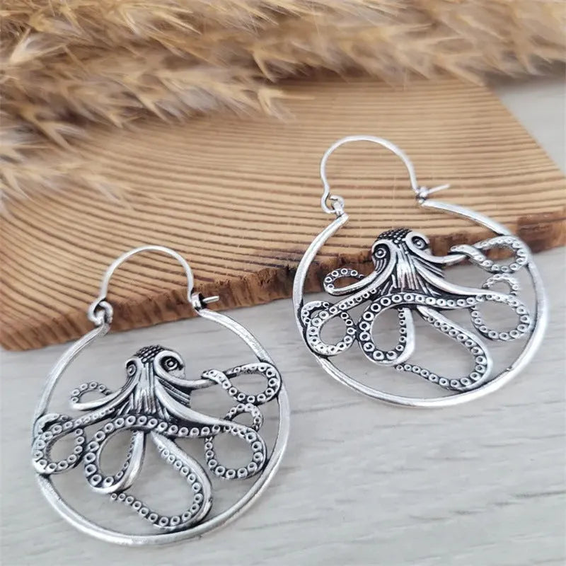 Vintage octopus earrings in antique silver with electroplated finish and zinc alloy construction