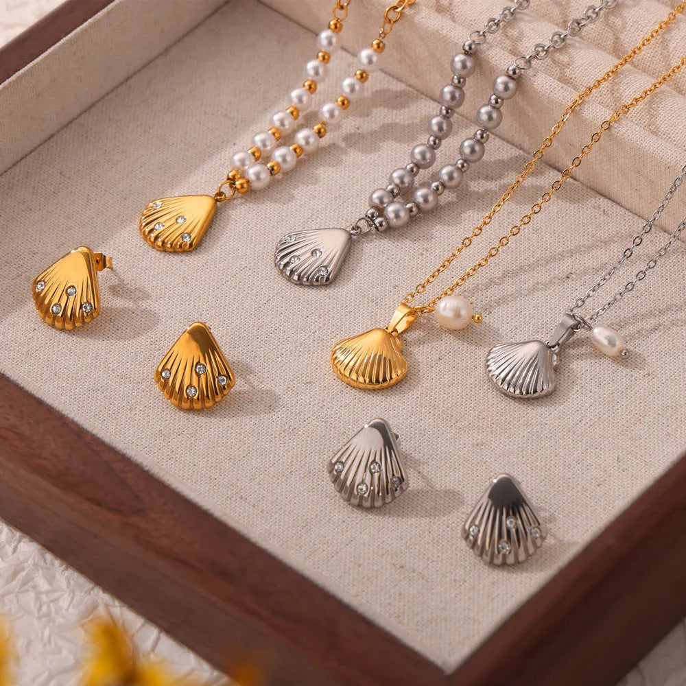 French vintage shell design women's necklace with jewelled pendant and freshwater pearl beads on O-shaped titanium steel chain