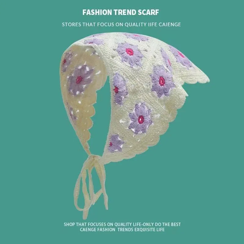 Women's cotton triangular headscarf with floral pattern in retro style for autumn winter wear