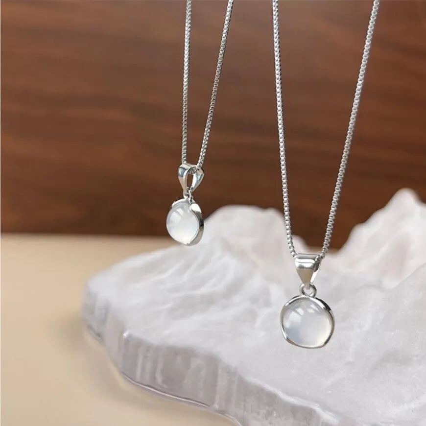 Korean-style women's necklace with oval artificial crystal pendant on adjustable box chain in X7 6moon light colour