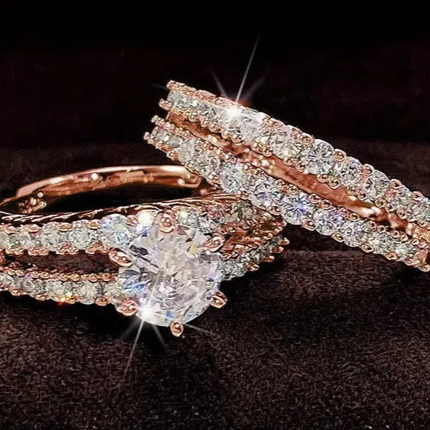 2 in 1 female ring set with diamond treatments in geometric shape, available silver gold or rose gold