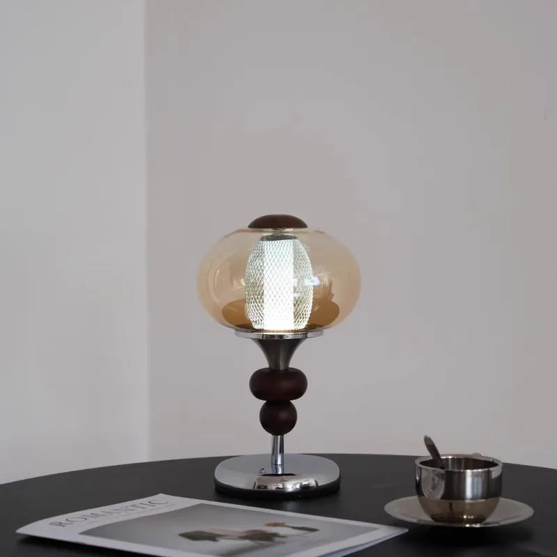 Solid wood retro palace table lamp with touch control and three-colour variable lighting