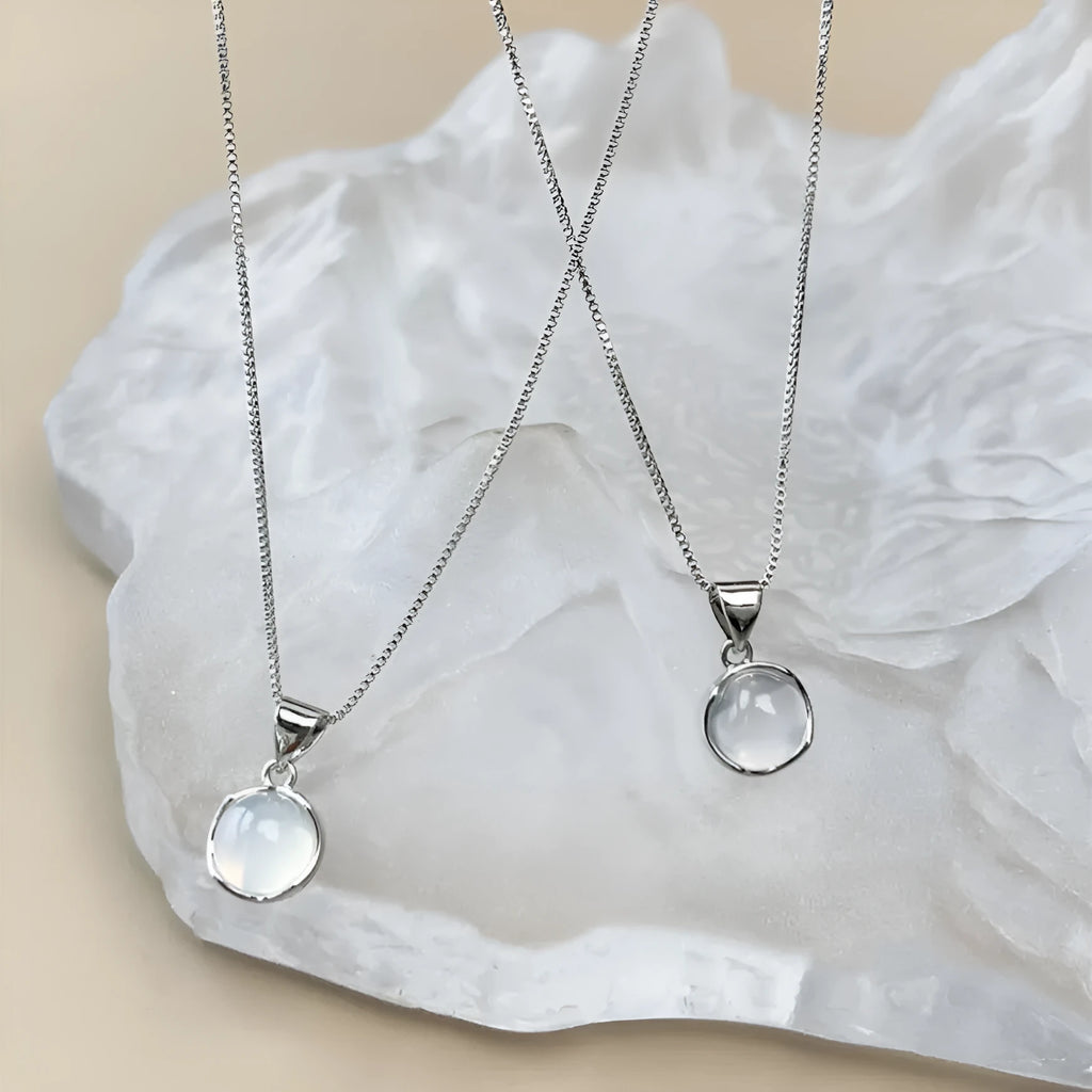 Korean-style women's necklace with oval artificial crystal pendant on adjustable box chain in X7 6moon light colour