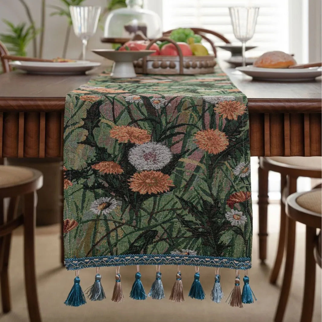 American-style Jacquard woven table runner with long tassels in floral pattern