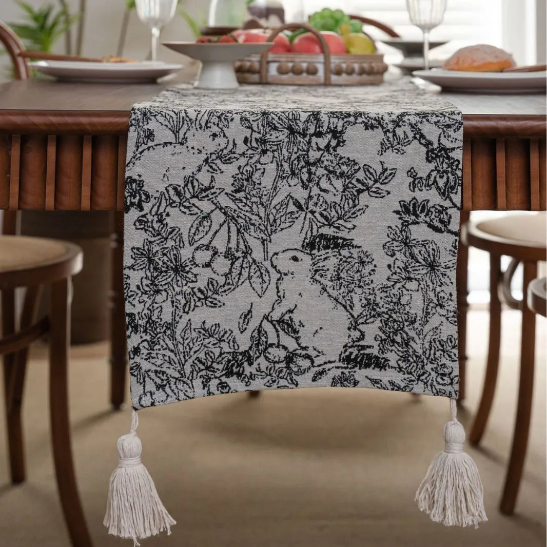 American-style Jacquard woven table runner with long tassels in floral pattern