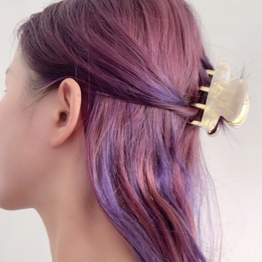 Acetate women's hair barrette with metal grip in medium size, retro dopamine styling