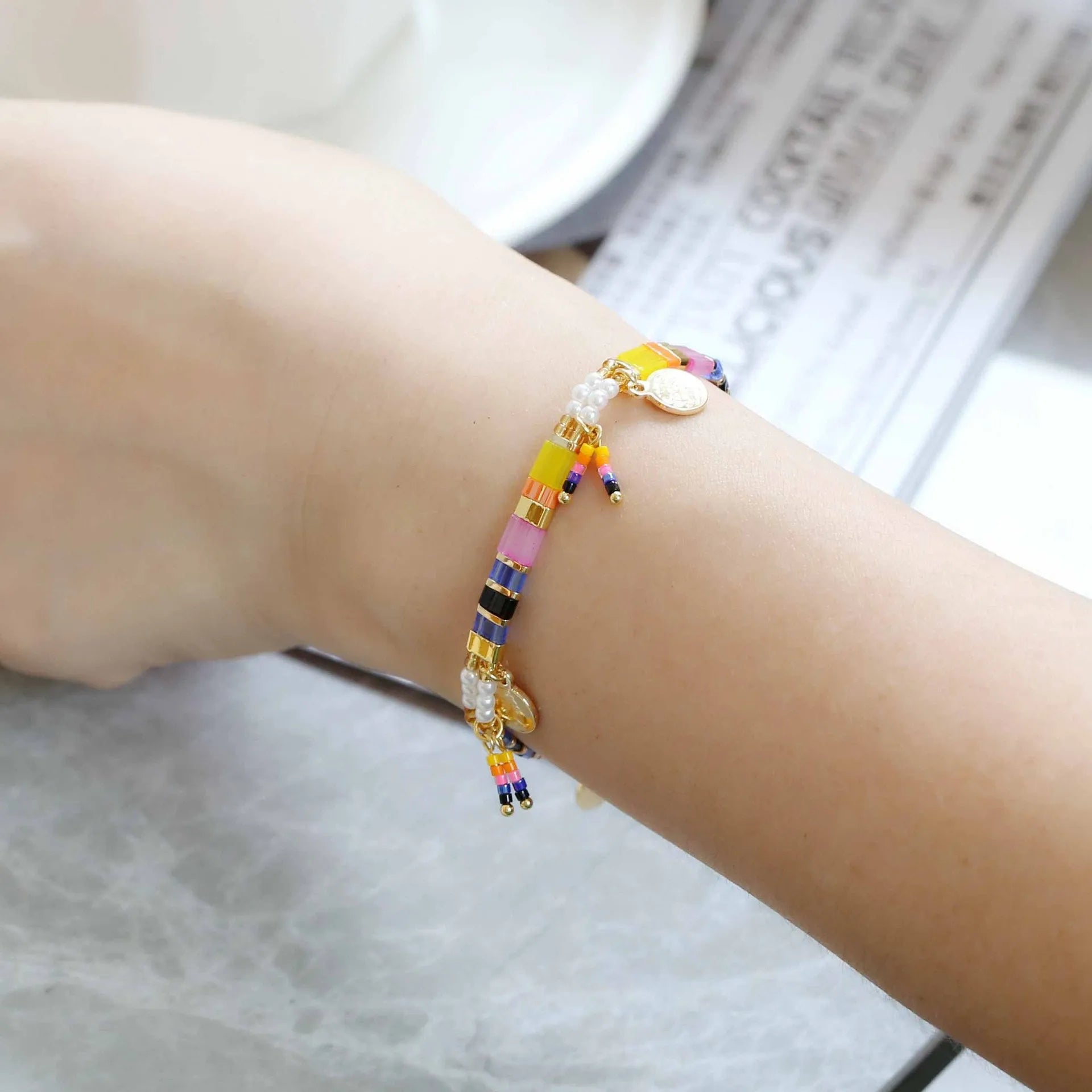 Women's imitation pearl bracelet with glass beads in European American style