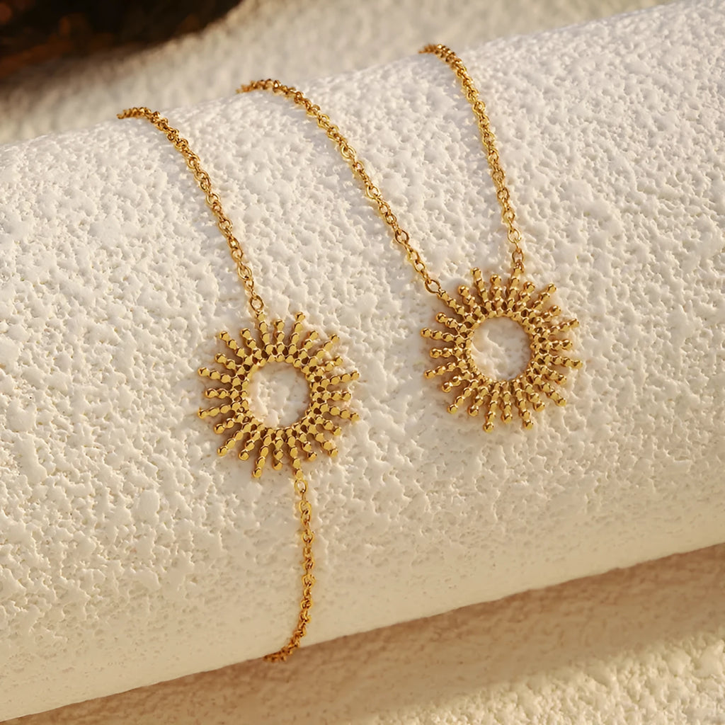 Sunflower geometric chain jewellery set with gold necklace and bracelet