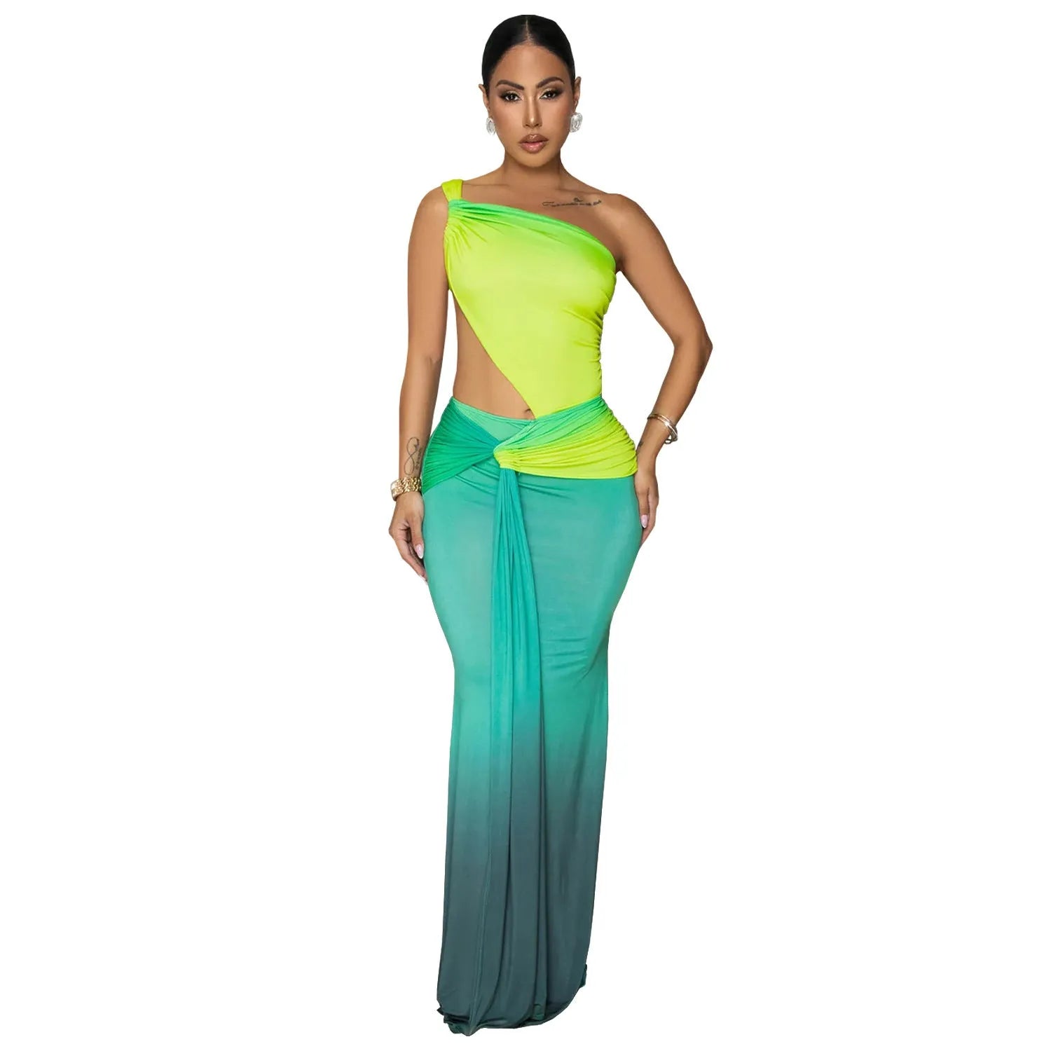 Women's gradient colour cross-shoulder sleeveless summer dress with high waist and long skirt.