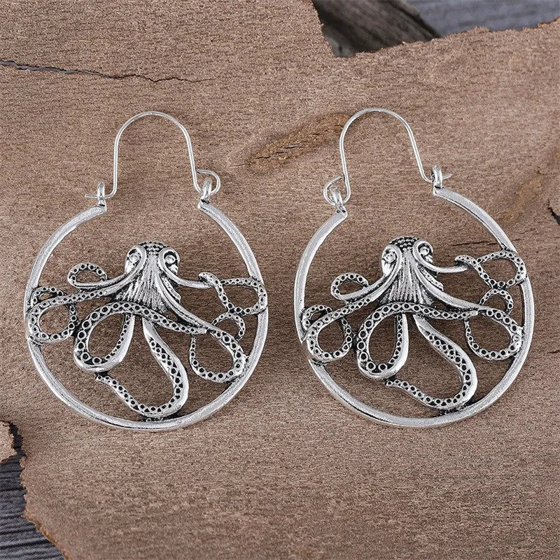 Vintage octopus earrings in antique silver with electroplated finish and zinc alloy construction