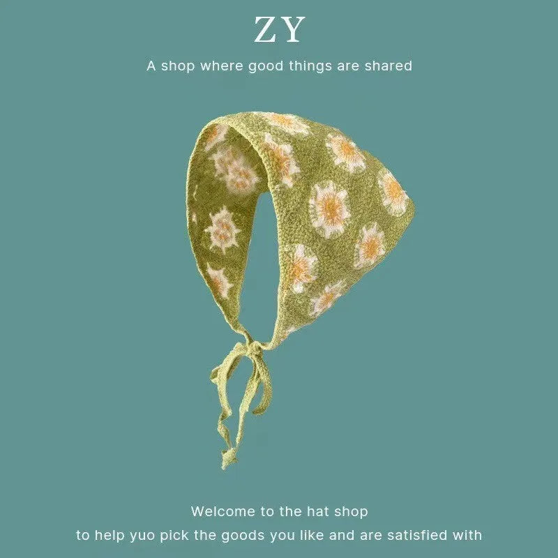 Women's cotton triangular headscarf with floral pattern in retro style for autumn winter wear