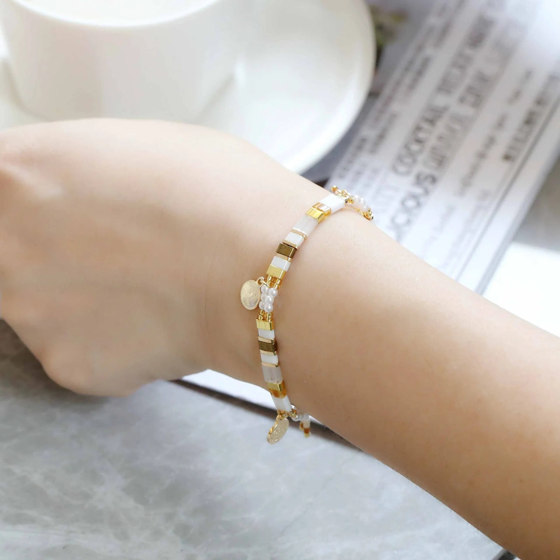 Women's imitation pearl bracelet with glass beads in European American style