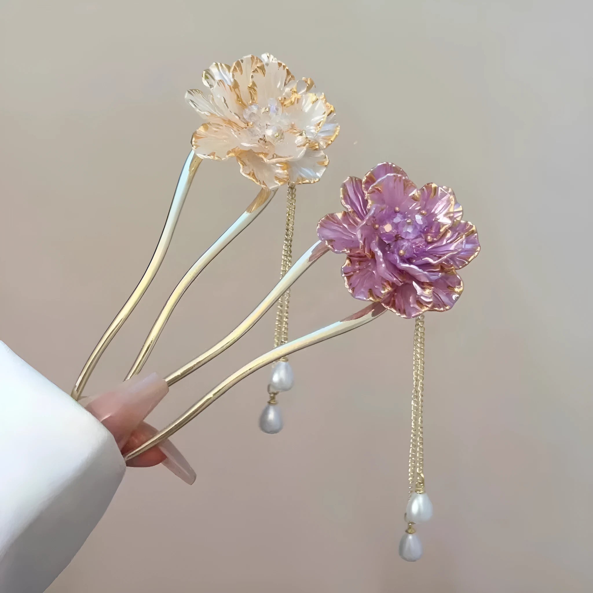 Retro pastoral style U-shaped hairpin with purple peony flower tassel decoration on alloy barrette