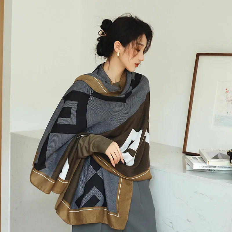 Polyester women's decorative scarf measuring 90x180cm with printed pattern for autumn wear