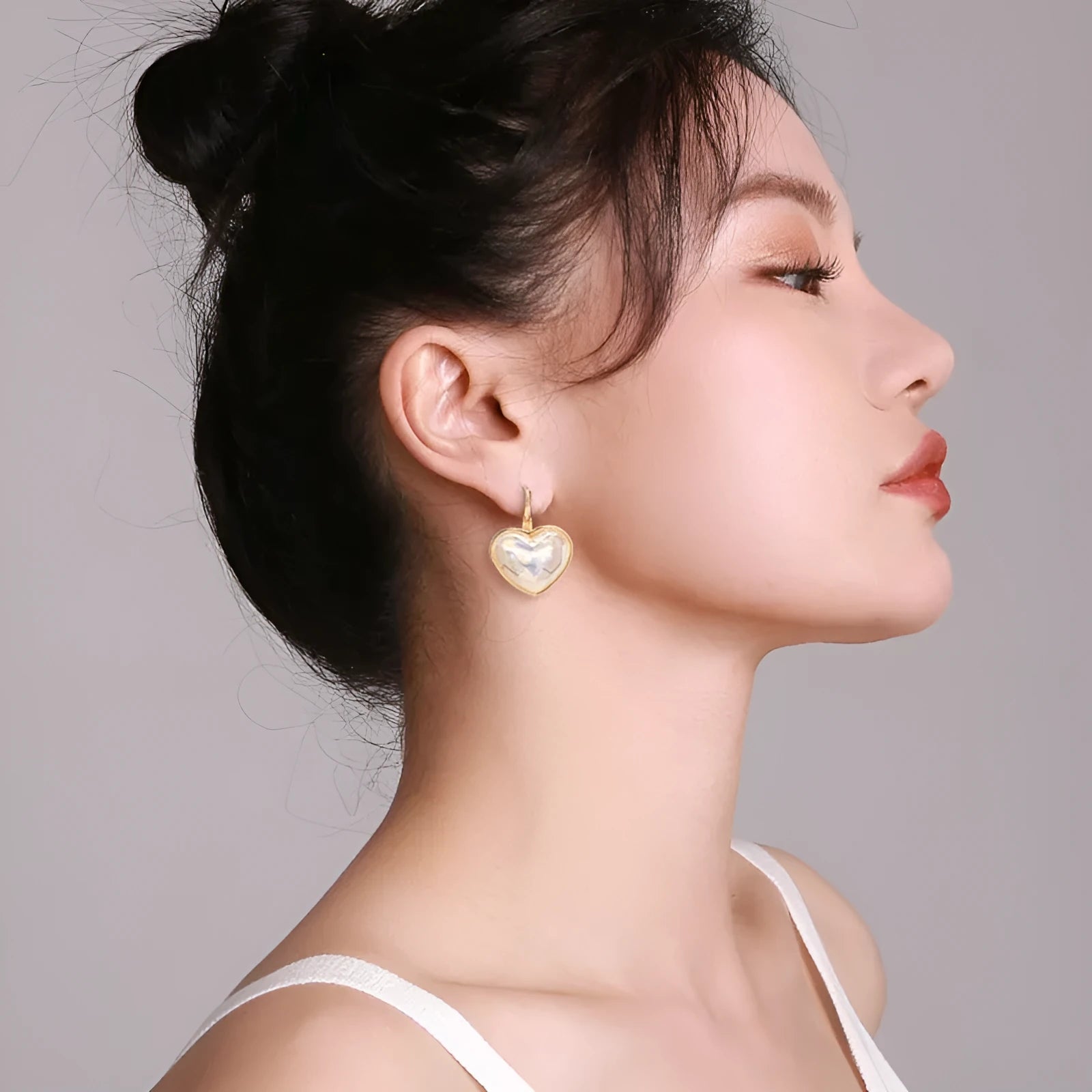 Gold alloy women's ear clip with summer love niche design and natural style