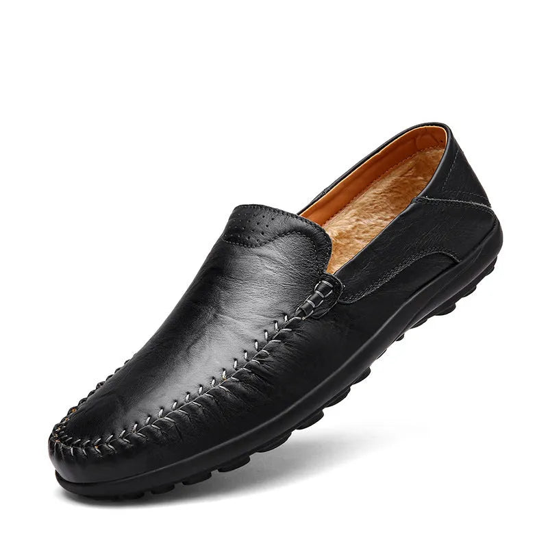 Men's round-toe casual leather shoes in cowhide with flat rubber sole, shown in black and brown colour options.