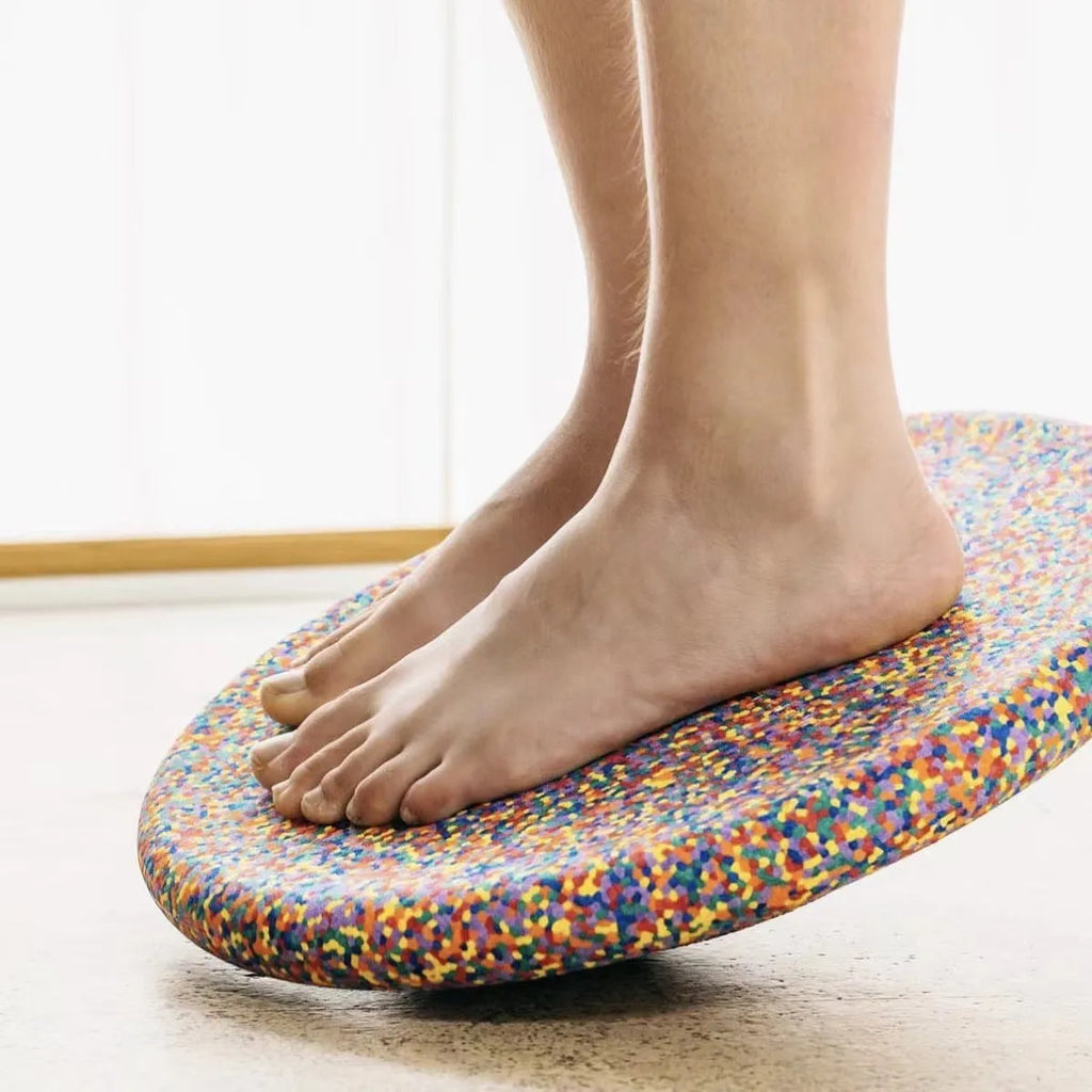 Plastic wood surf balance board for children aged 4-6 years in mixed colour or black wood pattern design