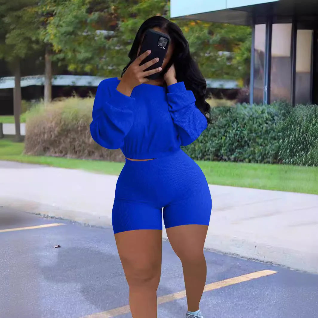 Women's sunken stripe solid colour off-the-shoulder two-piece set with long sleeves and shorts.