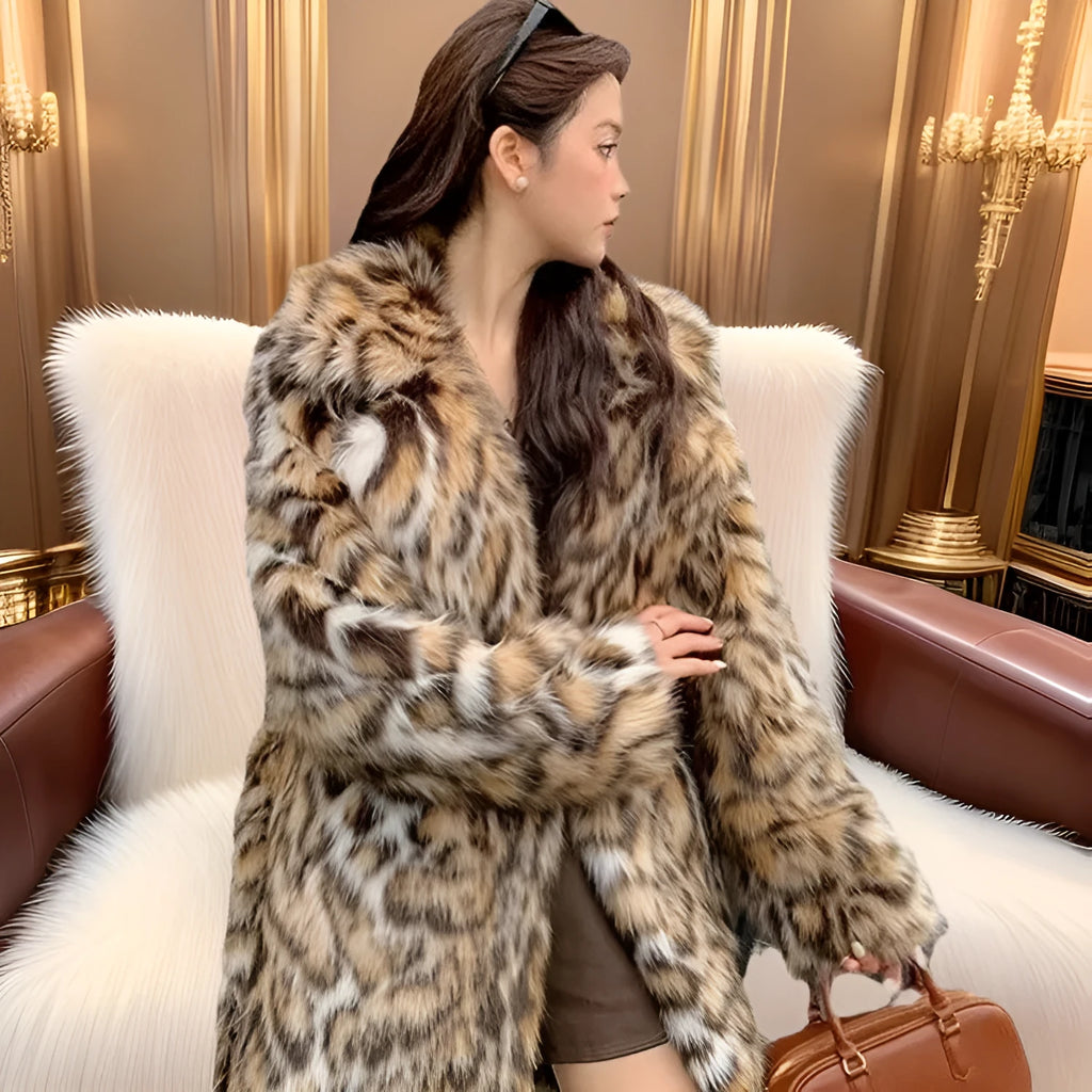 Women's artificial fox fur print coat with fur collar and side pockets in faux fabric
