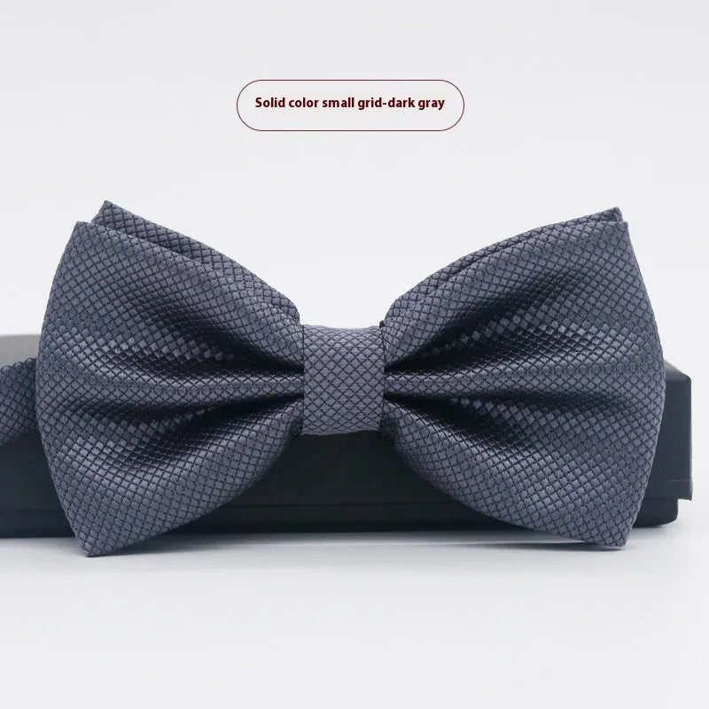 Men's solid colour formal bow tie in flat head style showing 12x6cm dimensions