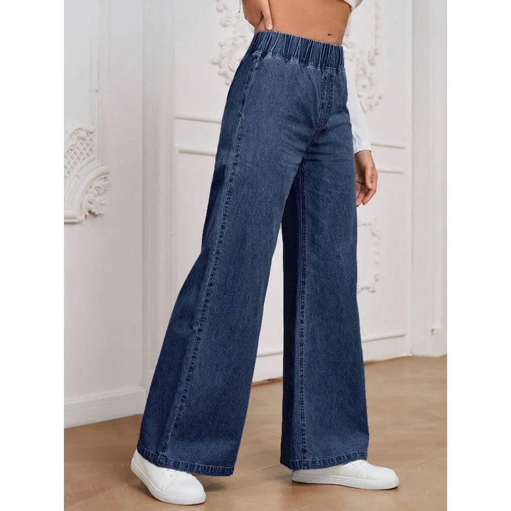 Light blue washed wide-leg plus size jeans with straight cut and zip fly opening