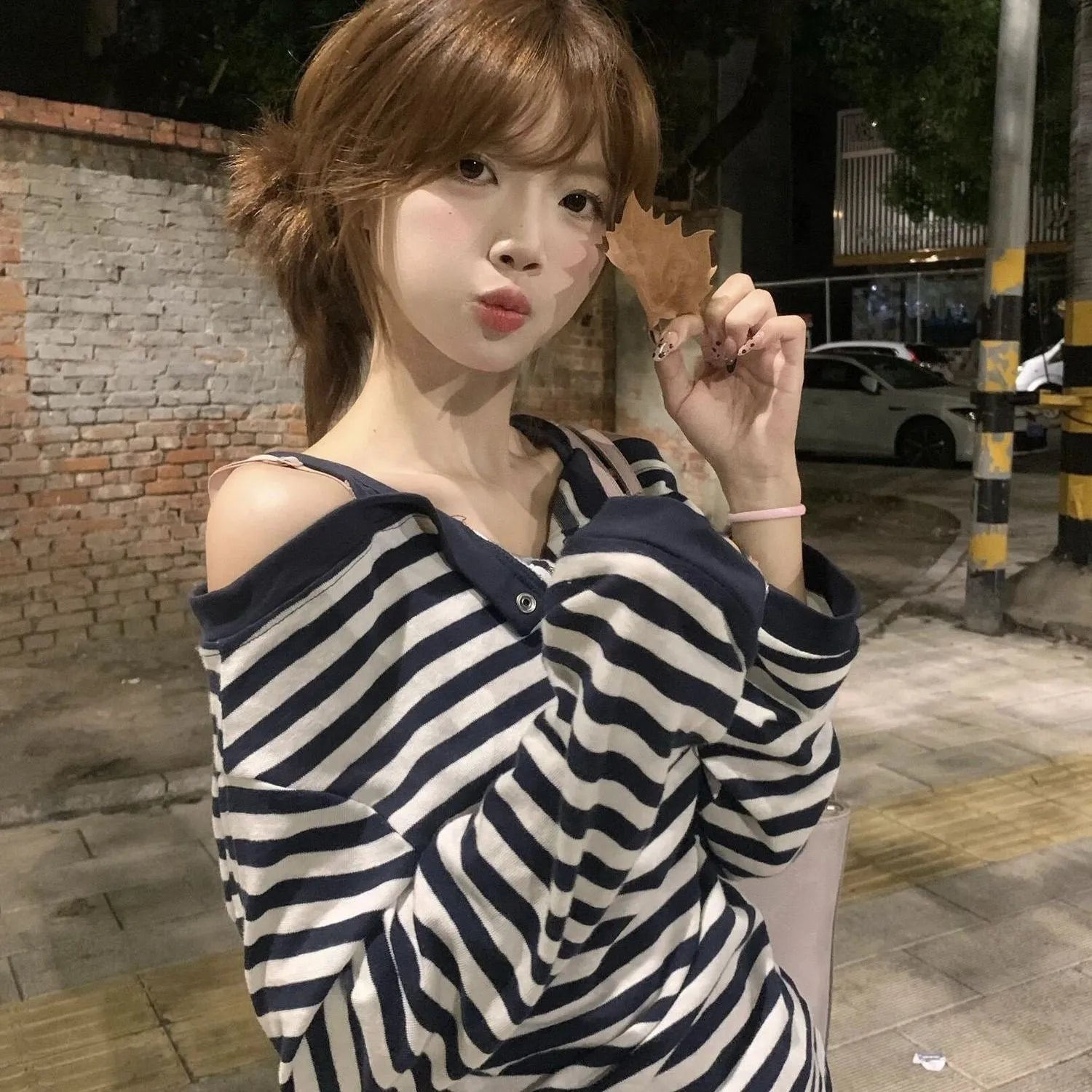 Dark blue oversized women's T-shirt with Korean-style embroidery and stripes on long sleeves